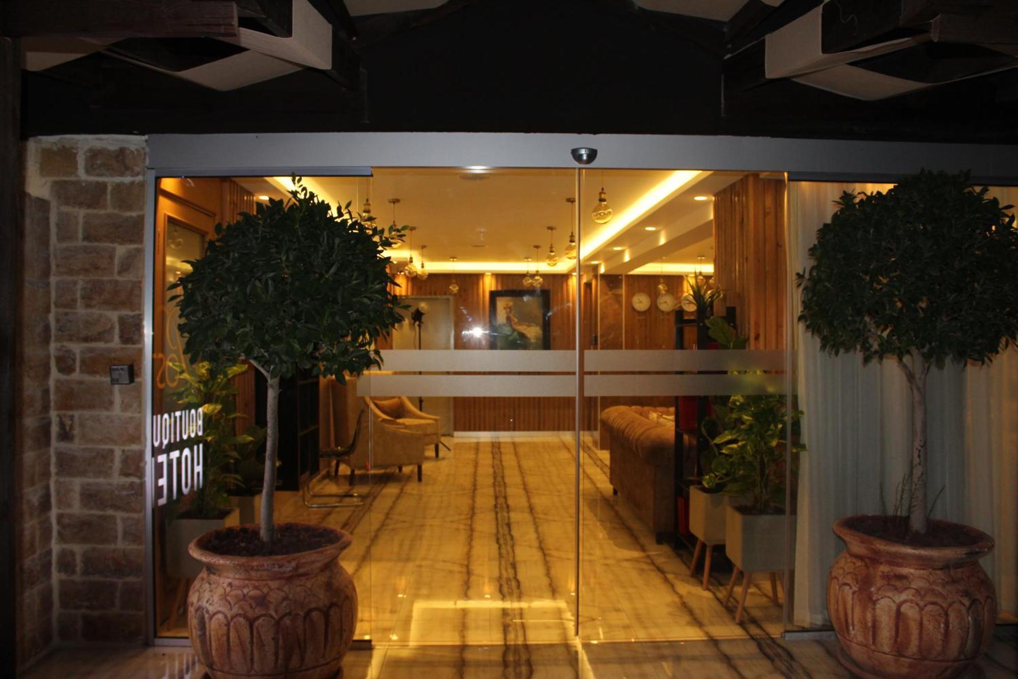 Post Hotel Amã Exterior foto
